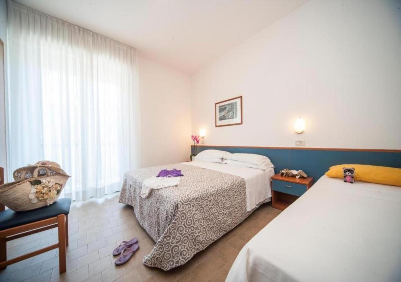 Hotel Taormina Riccione Kültér fotó