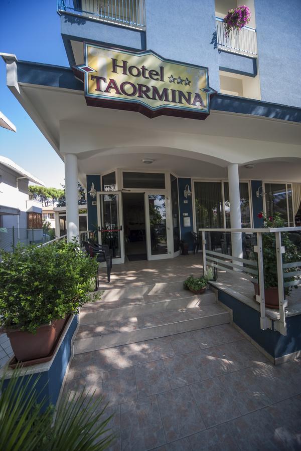 Hotel Taormina Riccione Kültér fotó