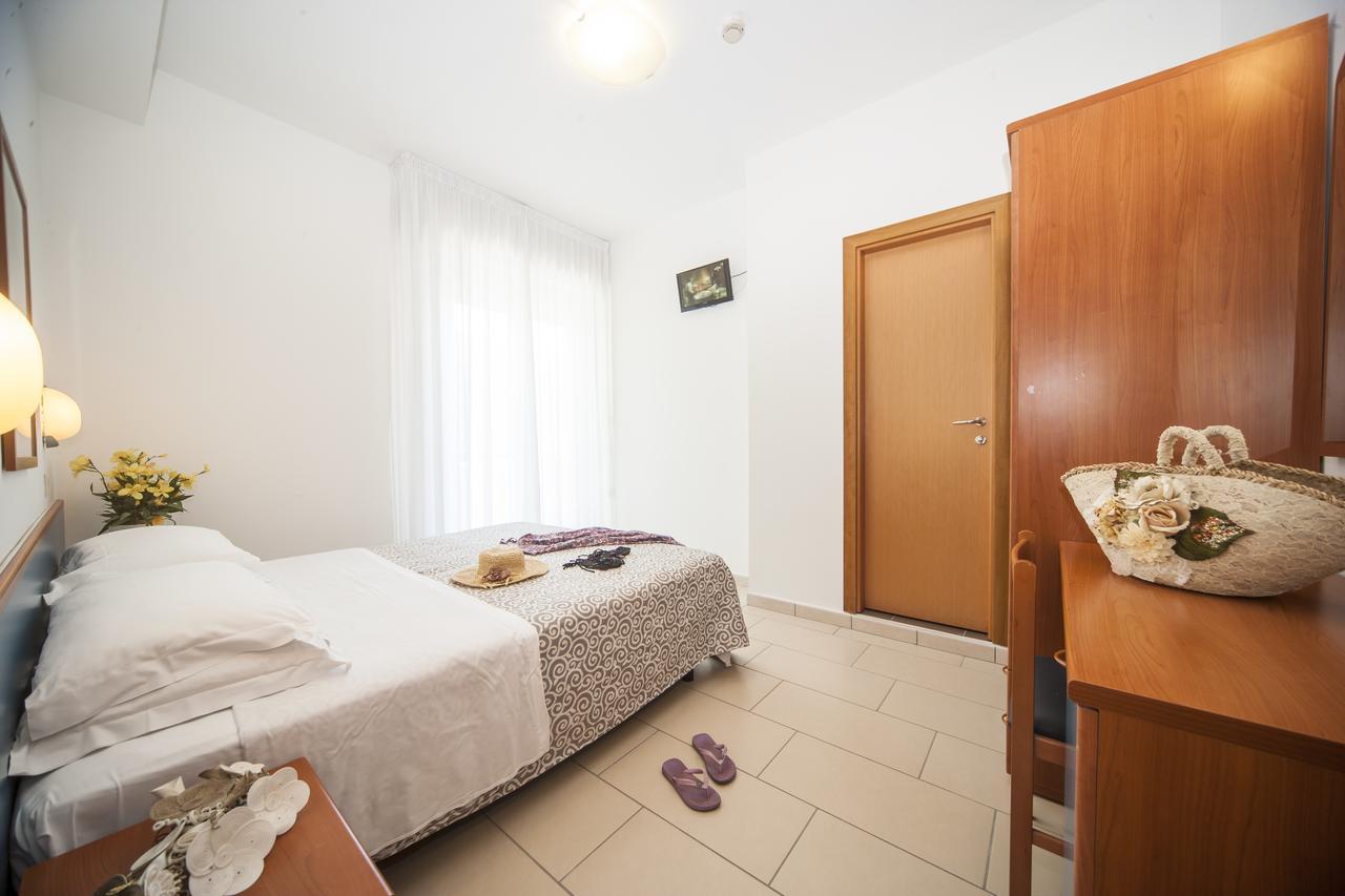 Hotel Taormina Riccione Kültér fotó