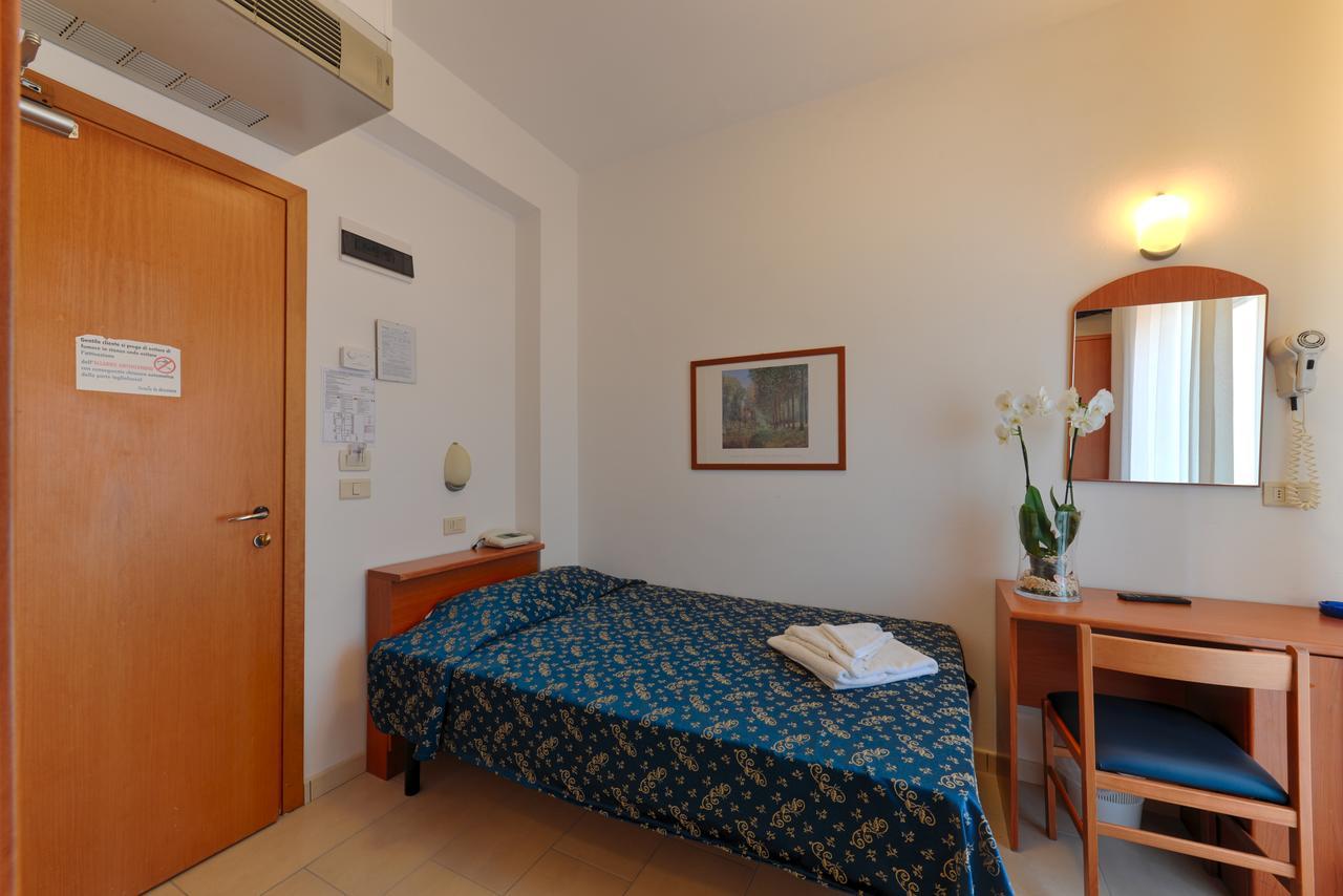 Hotel Taormina Riccione Kültér fotó