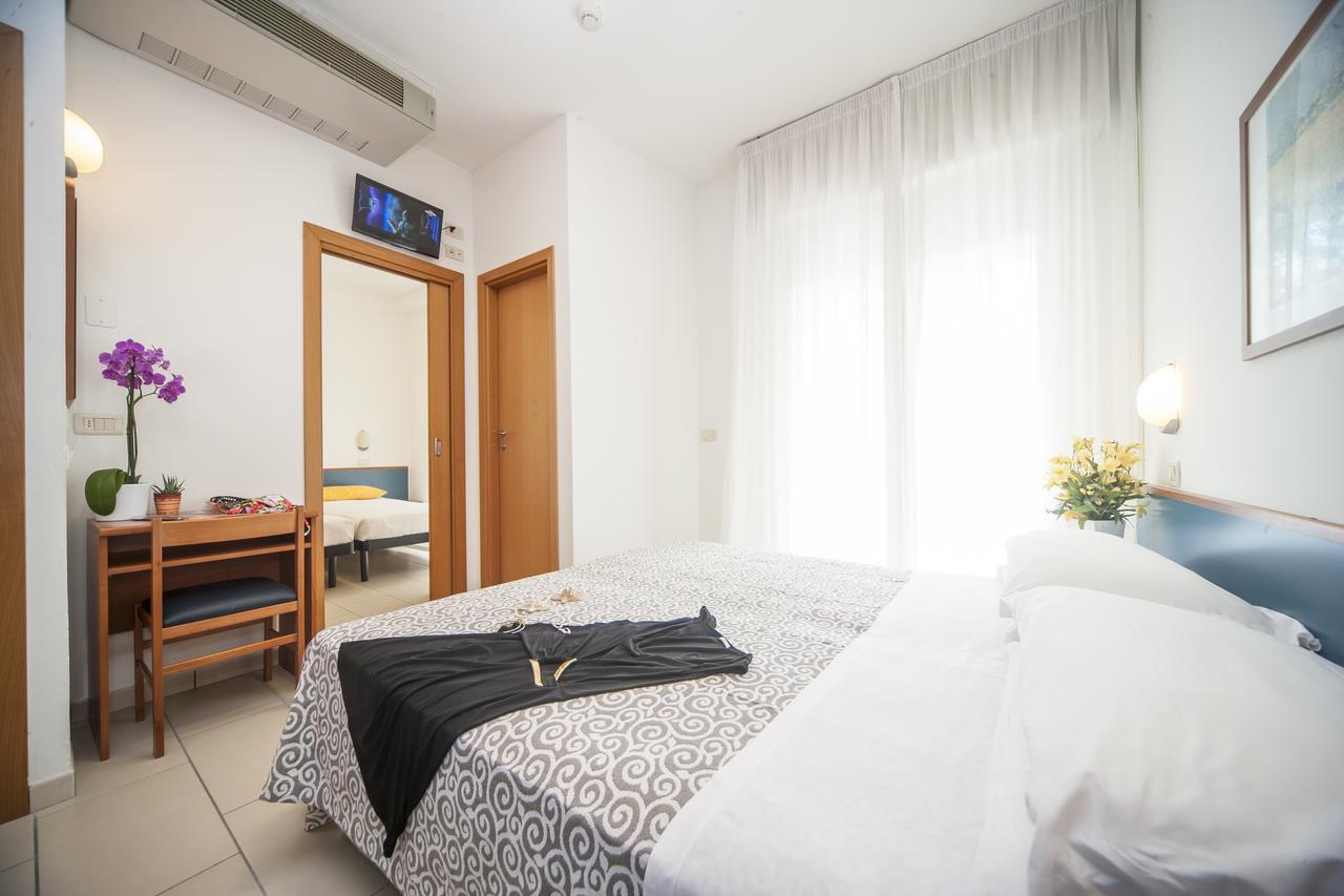 Hotel Taormina Riccione Kültér fotó