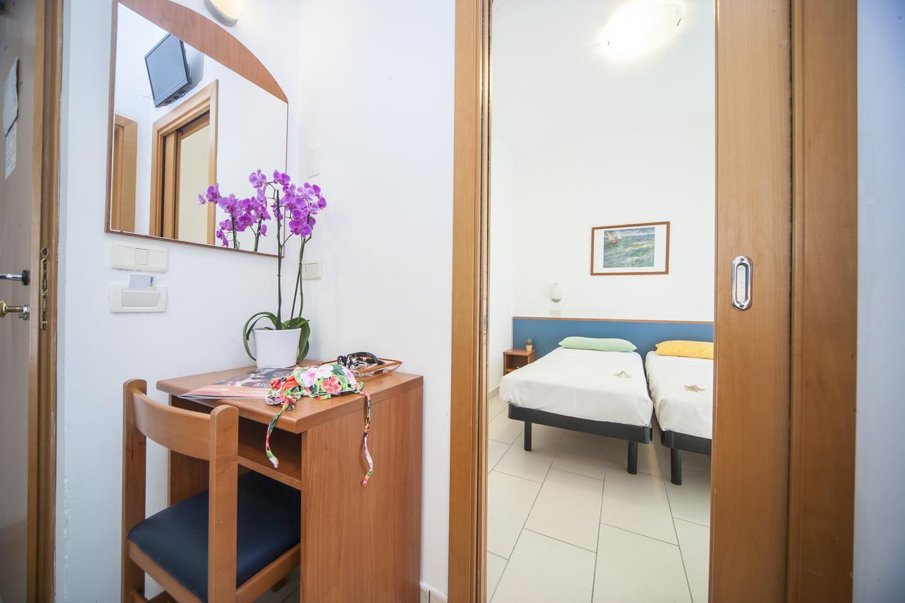 Hotel Taormina Riccione Kültér fotó